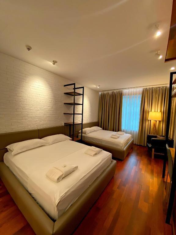 Crown Boutique Hotel Durrës Exteriör bild