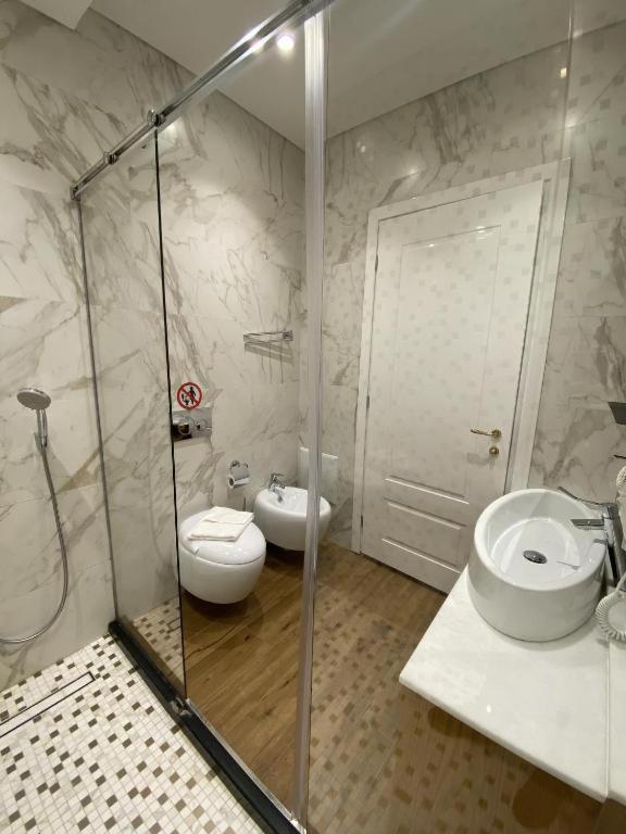 Crown Boutique Hotel Durrës Exteriör bild