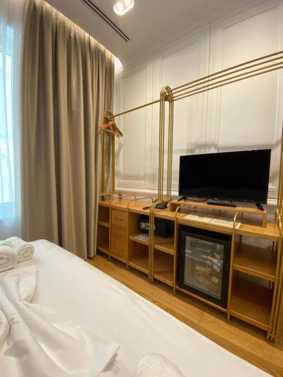 Crown Boutique Hotel Durrës Exteriör bild