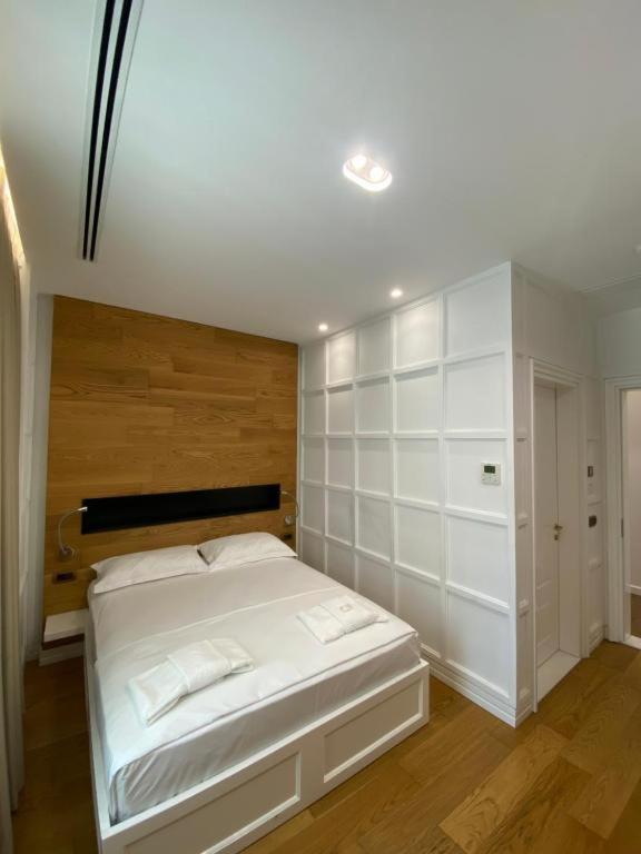 Crown Boutique Hotel Durrës Exteriör bild
