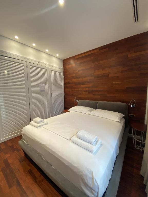 Crown Boutique Hotel Durrës Exteriör bild