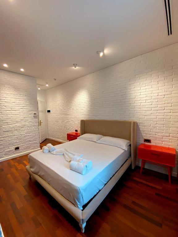 Crown Boutique Hotel Durrës Exteriör bild