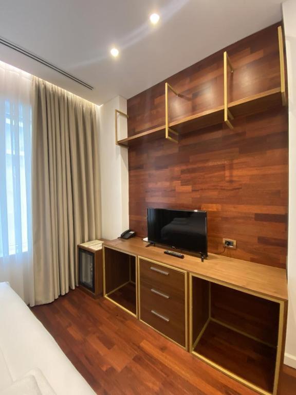 Crown Boutique Hotel Durrës Exteriör bild