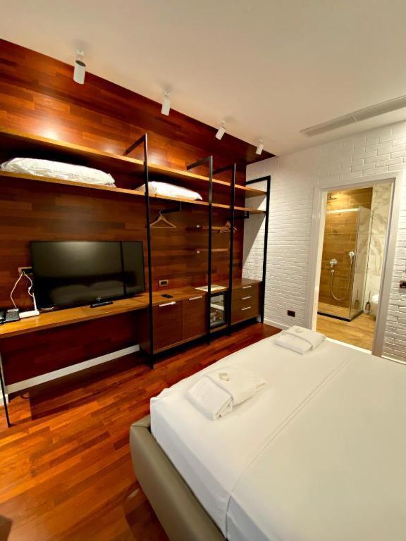 Crown Boutique Hotel Durrës Exteriör bild